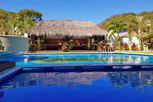 Skipper's Club Huatulco