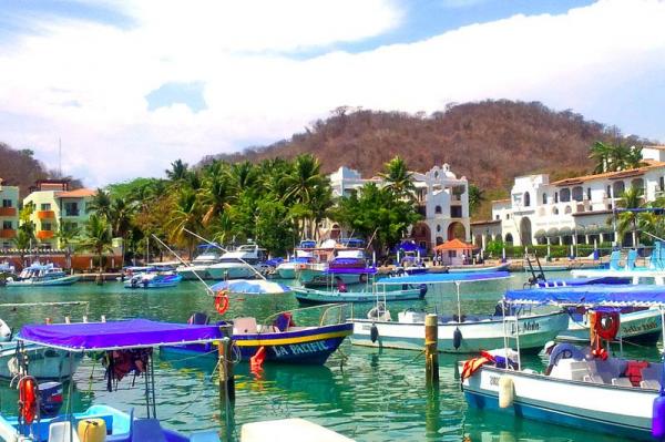 Skipper's Club Huatulco