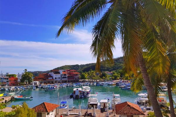 Skipper's Club Huatulco